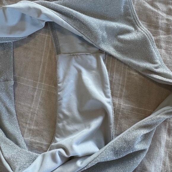 Monday Swimwear Cala Roja Top and Bottom in Soft Silver Shimmer Size Medium - Picture 4 of 10